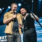Ondřej Novotný Instagram – Po delsi dobe jsem neco cmaral na flipchart😜
Skvele publikum, tezke, ale o to zajimavejsi sekundovani hostum na stage a pro me spoustu inspirace.
Dekuju za duveru🙏
@konference_cesty_na_vrchol 

#fightlifepokracuje