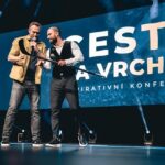 Ondřej Novotný Instagram – Po delsi dobe jsem neco cmaral na flipchart😜
Skvele publikum, tezke, ale o to zajimavejsi sekundovani hostum na stage a pro me spoustu inspirace.
Dekuju za duveru🙏
@konference_cesty_na_vrchol 

#fightlifepokracuje