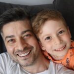Onur Özaydın Instagram - Ona baktığımda, şu hayatta çözülemeyecek hiçbir şey yokmuş gibi geliyor. Ya da başka bir deyişle, ondan önemli hiçbir şey yokmuş gibi.