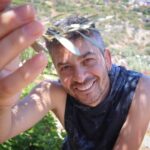 Onur Özaydın Instagram - 37 oldum bugün.🎂 Sevgili hayat, gördüğün gibi sana bir zeytin dalı daha uzatıyorum. Çünkü başka bir şansım yok. Gel de bir orta yol bulalım yine. Yıllar bizi bekler.