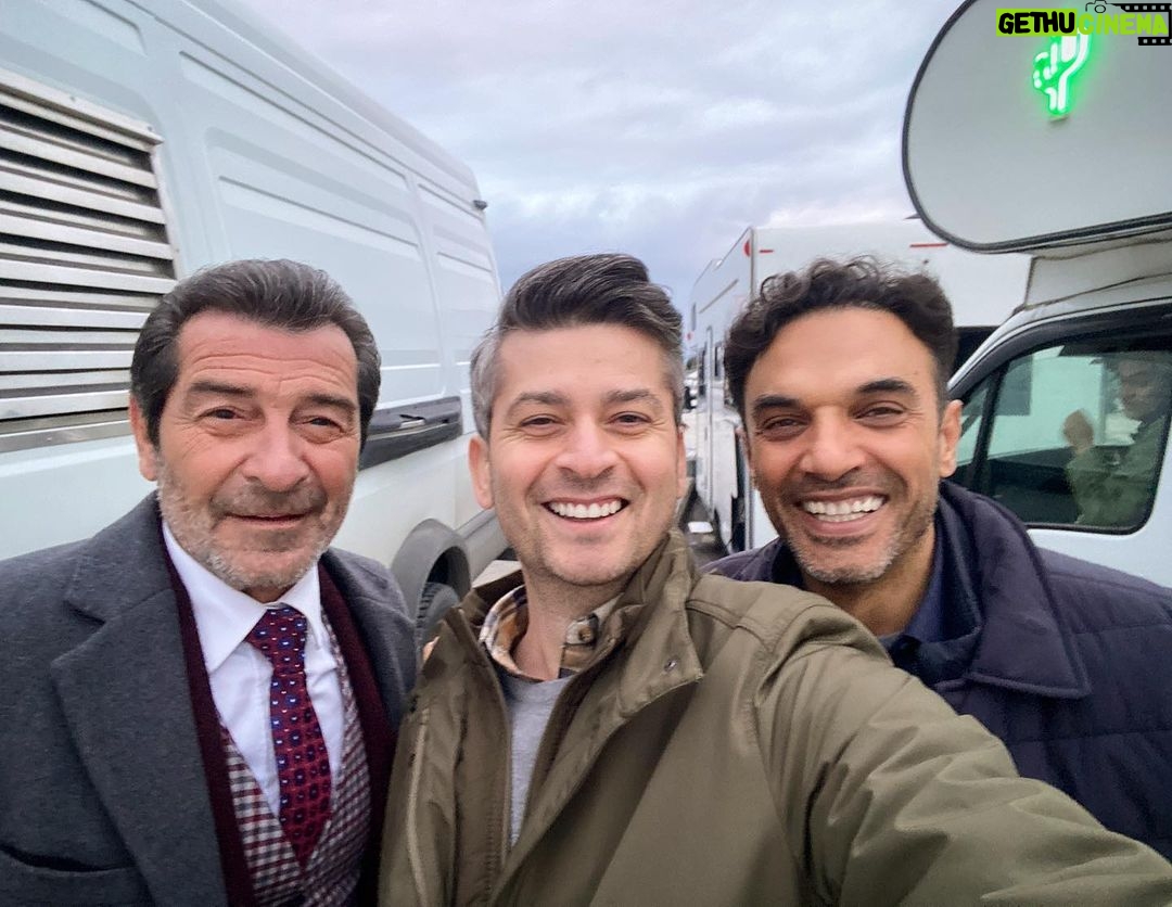 Onur Özaydın - 6K Likes - Dizimizin gençlerini yakalamışken, ilk işleri olması dolayısıyla yaşadıkları heyecanı güce dönüştürebilmeleri için bazı tavsiyelerde bulunup deneyimlerimi paylaştım.
Yargı yeni bölümüyle bu akşam 20.00’de @kanald ‘de🎈 @yargidizi @ayyapim