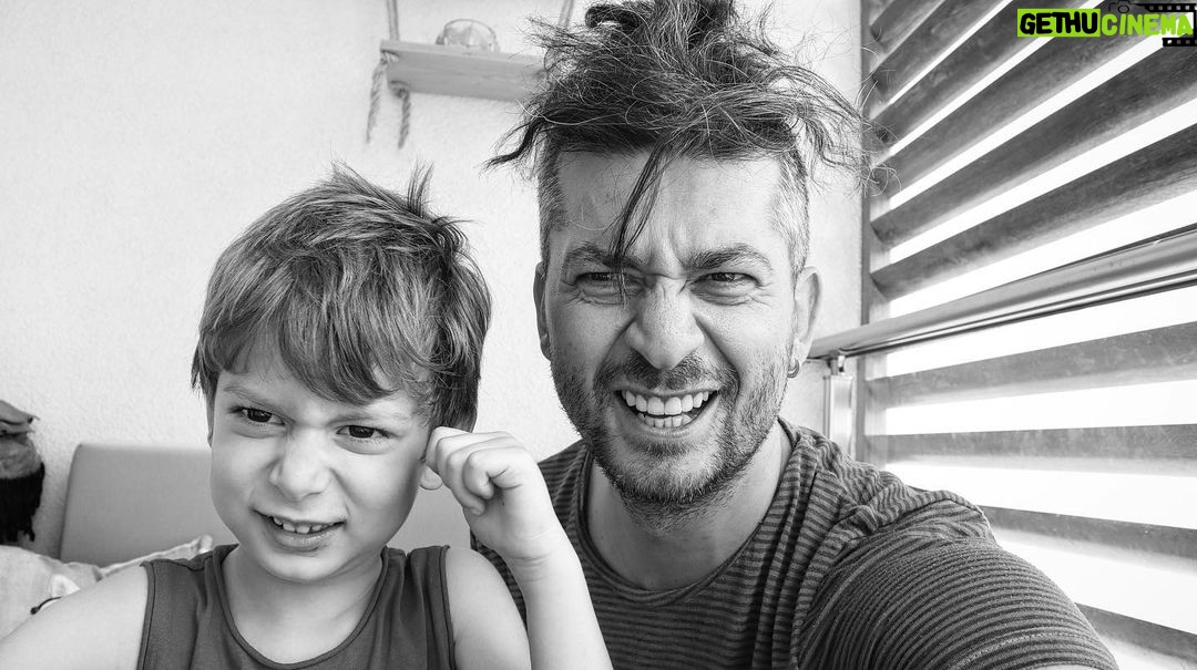 Onur Özaydın Instagram - Tam metalci olacakmışız da, bi gülme gelmiş.