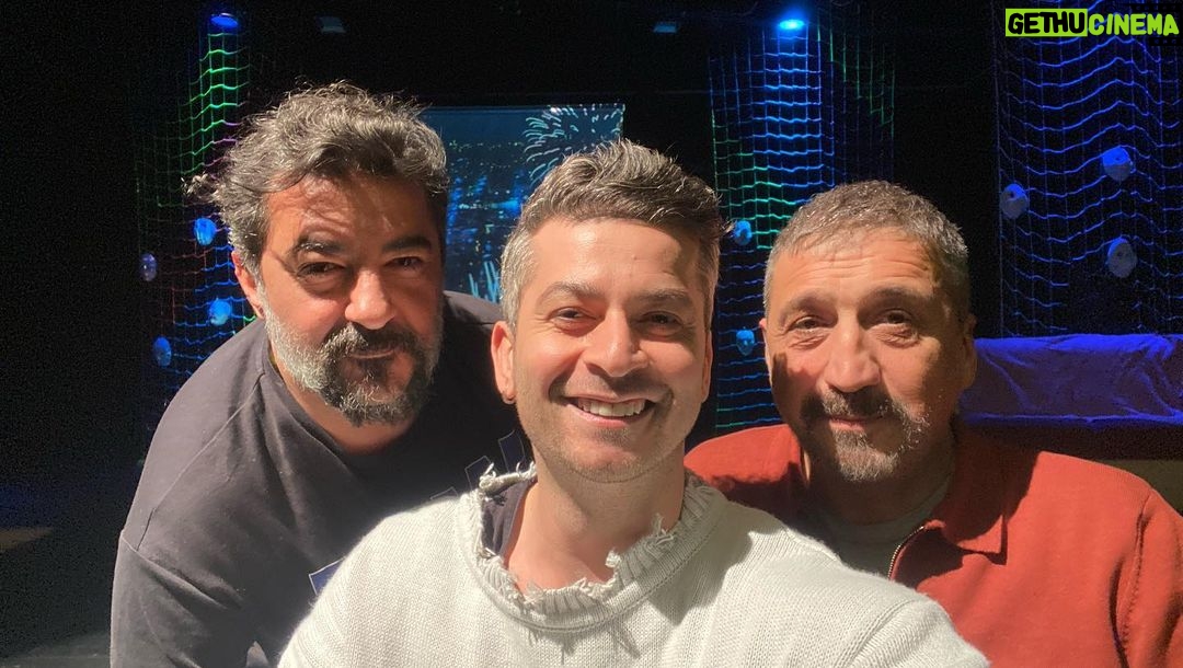 Onur Özaydın Instagram - 100. Oyun :) @cemdavran @celilnalcakan @davrantiyatrosu