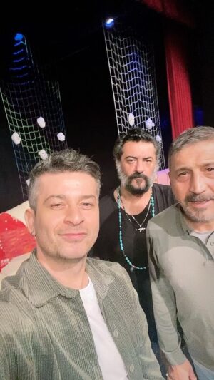 Onur Özaydın Instagram - Şu 15 saniyeye kalbimi bıraktım:) İyi ki beraberiz♥️🎭