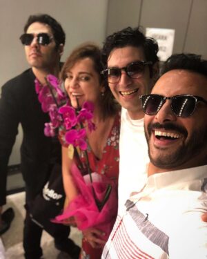 Onur Dilber Instagram - #JOSEPHK
Dün akşam sezonu kapattık😎💐
İki sezon boyunca biletleri erkenden tüketip salonu dolduran seyircimize, birlikte oynamaktan çok keyif aldığım, çok sevdiğim oyun arkadaşlarıma ve tüm @istanbuldasdas ailesine teşekkürler🌼
Yeni sezonda görüşmek üzere😎