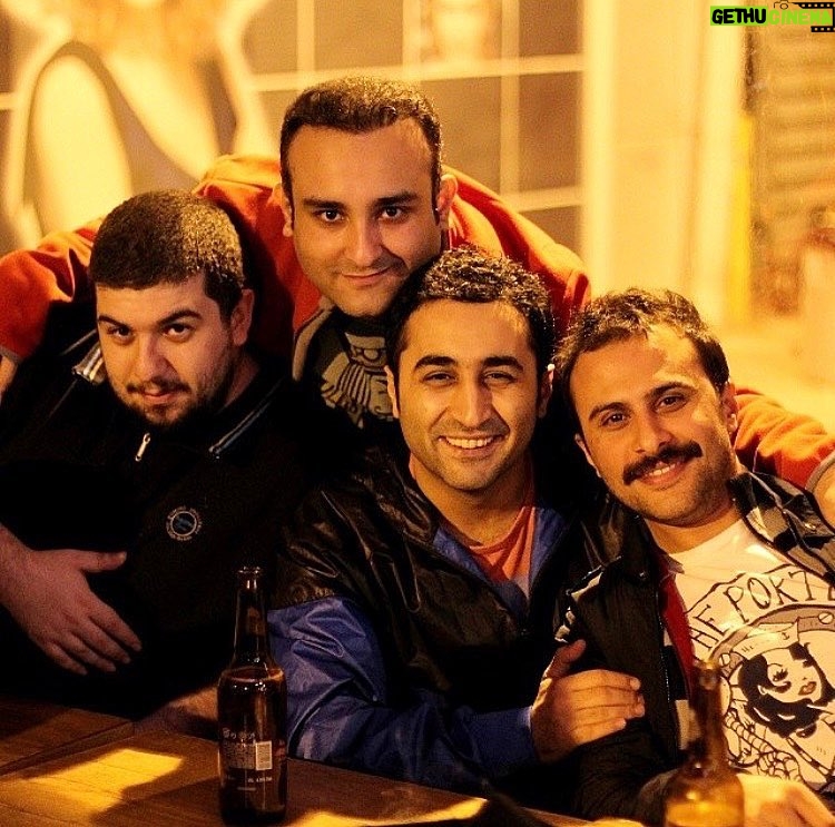 Onur Dilber Instagram - Çok onurlu #tbt :) @rustuonuratilla @soxius @onurbuldu