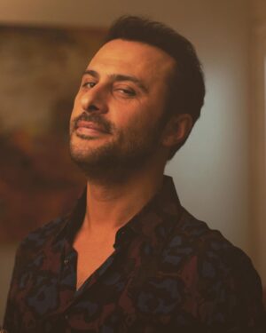 Onur Dilber Instagram - “Dostum göründüğüm gibi değilim. Görünüş, sadece giydiğim bir elbisedir.”
-Halil Cibran