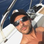 Onur Dilber Instagram - Yaz biterken güneşi yüzüme gözüme nasıl sığdırdığımı anlatan bir foto bırakayım buraya. ⚓️⛵️☀️
