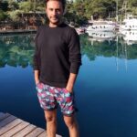 Onur Dilber Instagram - ... ‘’İşte çil çil koşuşan balıklar, Lapinalar gümüşler var ya, Eylim eylim salınan yosunlar, Onların arasında bulacaksın beni’’ #buluşmaküzere #canyücel Göbün Koyu Restoranı