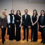 Onur Dilber Instagram - Viyana’da; Anadolu türküleri, Nazım Hikmet, Ahmed Arif, Cemal Süreya… şiirleriyle geçirdiğimiz güzel bir akşamdan… Bu etkinliğe öncülük eden değerli piyanist arkadaşım @nazlihacialiogluu ‘na , soprano @ayseyakutsomer ‘e , ilgi alaka ve desteği için Sayın Büyükelçimiz Ozan Ceyhun’a ve bizi yalnız bırakmayan dinleyicilerimize sonsuz teşekkürler. 📸 @ugurk.photography Wien,Austria