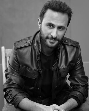 Onur Dilber Instagram - Yıkılmadım oturuyorum
📸 @nazgulerrrr