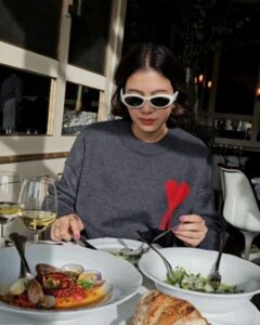 Oranicha Krinchai Instagram - Luncheon 🍋🍝 #GalaxyZFlip5 Loulou Paris Restaurant