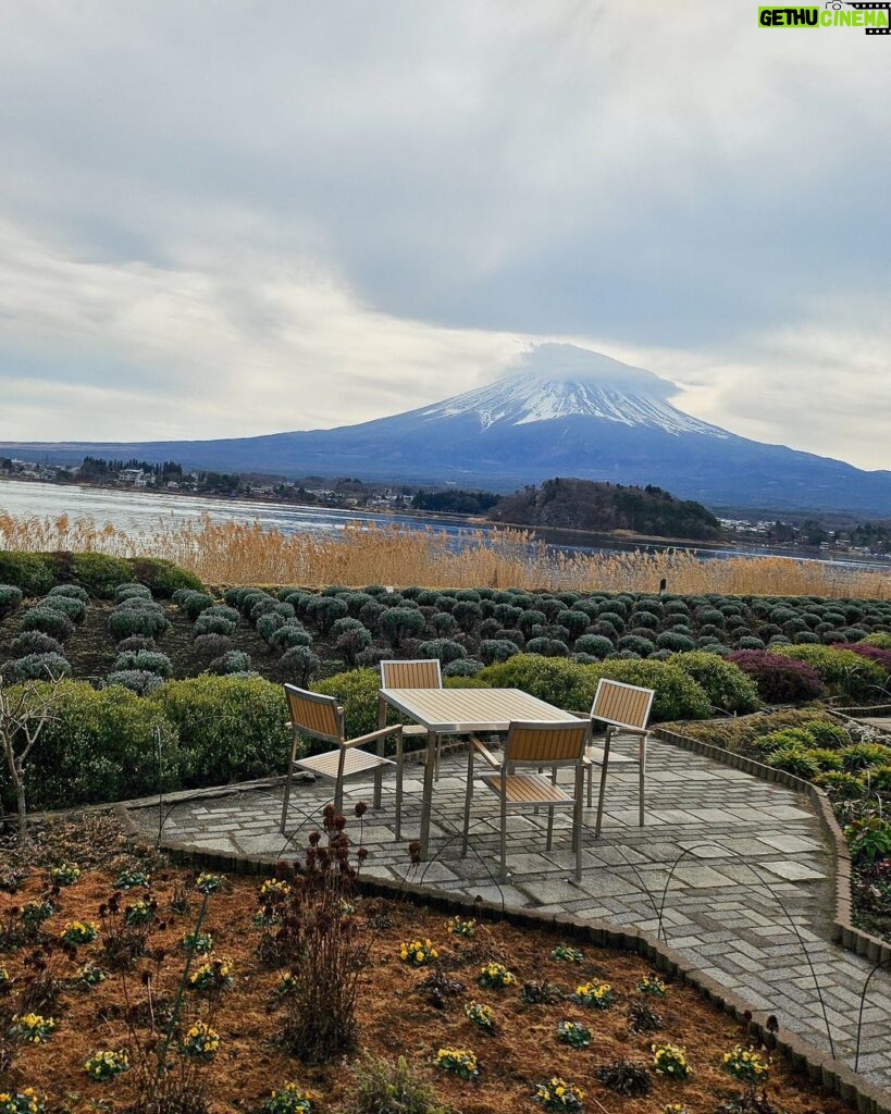 Oranicha Krinchai Instagram - Fujisan collection🏔🍡 Kawaguchiko, Fuji, Japan