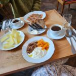 Oranicha Krinchai Instagram - 🍞🧀☕️🧈 Apollo Bar