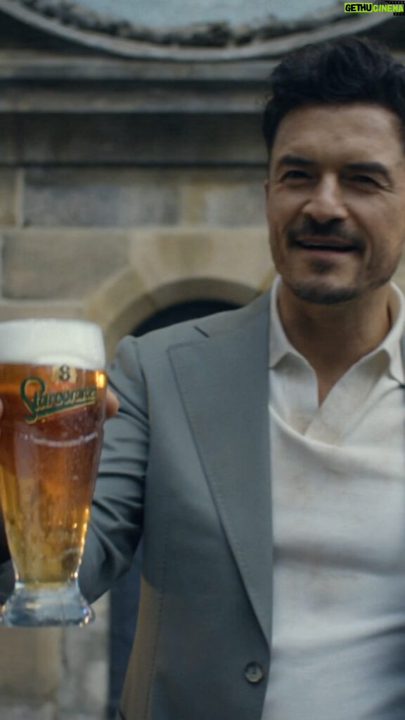 Orlando Bloom Instagram - I may or may not be an expert on Prague…but #Staropramen is an expert on 🍻#Beer #ExpertOpinion @staropramen.beer