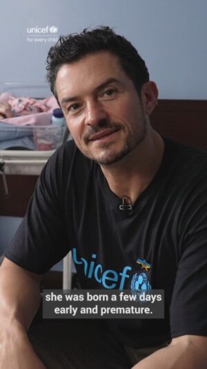 Orlando Bloom Instagram - I am inspired by the strength of the mums I met in Ukraine.

At a UNICEF-supported hospital, I got to sit down with pregnant mothers and mothers with newborns who are receiving essential health services while the war continues.

Every child has the right to a safe and healthy life.

@unicef_ukraine
