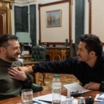 Orlando Bloom Instagram - Over the past 24 hours, I had the honor of meeting both the President @zelenskiy_official and First Lady of Ukraine @olenazelenska_official. It was their decision to stay and lead their country at the onset which has been a beacon of hope and example to the rest of the world of the unique kind of stoicism, resilience and courage I saw in all the Ukrainian people I met over the past three days during my @unicef visit. I am so grateful for their support of @unicef programs and for putting children at the center of the Government agenda. This war has robbed children of their childhood and families have now endured over a year of violence, trauma, loss, destruction and displacement. I've been fortunate meet a few of my heroes but not all heroes are born equal.