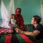 Orlando Bloom Instagram - Tomorrow is International #WomensDay and I want to share how the food crisis is affecting more than one billion women and girls. Yup, ONE BILLION!! When I visited Niger in 2017, I saw how malnutrition devastates families, especially women and children. Sadly, the situation has only gotten worse since then. Niger is one of the 12 countries featured in UNICEF’s latest report raising the alarm on the nutrition crisis. @UNICEF is calling on governments and partners to invest in essential nutrition services for women and adolescent girls. We must do better for them. To learn more, click the link in bio.