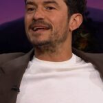 Orlando Bloom Instagram - After getting robbed, @orlandobloom decided to take matters into his own hands 🕵️‍♂️ #orlandobloom #latelateshow