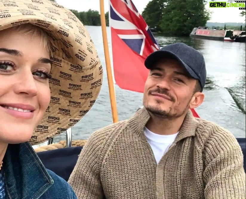 Orlando Bloom Instagram - Happy Mother’s Day to all the mammas out there and to anyone in your life who has offered you unconditional love 🙌❤️🥰
