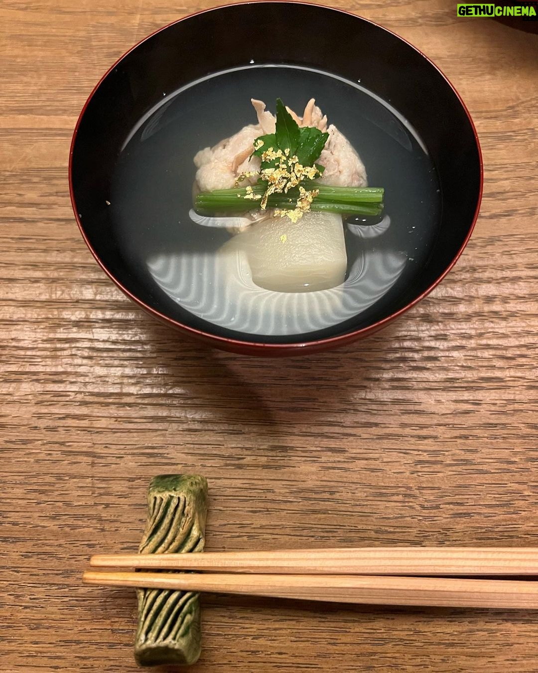 Orlando Bloom Instagram - Osaka 🇯🇵 Arigato Gozaimasu 🙏 I’ve been coming to Japan for as long as I can remember and I’m always so grateful to have the opportunity. The kindness, respect and humanity with which this culture lives and breathes is something I hold in my heart ❤️