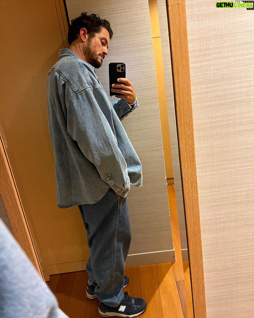 Orlando Bloom Instagram - Osaka 🇯🇵 Arigato Gozaimasu 🙏 I’ve been coming to Japan for as long as I can remember and I’m always so grateful to have the opportunity. The kindness, respect and humanity with which this culture lives and breathes is something I hold in my heart ❤️