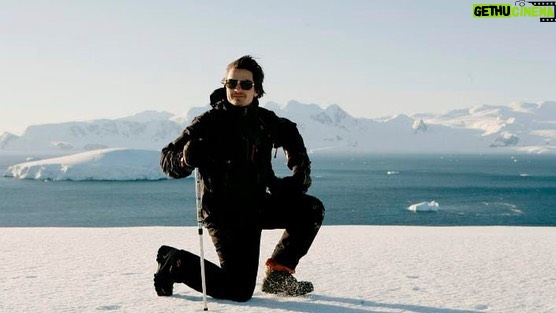 Orlando Bloom Instagram - On this #EarthDay, I’m thinking back to my six week trip to Antarctica — where I got to experience firsthand how remarkable and fragile our planet is w/ my cousin Sebastian Copeland🌏🙏 📸 @copelandadventures