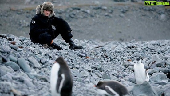 Orlando Bloom Instagram - On this #EarthDay, I’m thinking back to my six week trip to Antarctica — where I got to experience firsthand how remarkable and fragile our planet is w/ my cousin Sebastian Copeland🌏🙏 📸 @copelandadventures