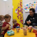 Orlando Bloom Instagram - How does a parent find the words to comfort a child during a war? What can you say to make them feel safe, as hostilities continue unabated? What do you do to protect them? Last year, I visited Moldova and met with children and families who fled the brutal war in Ukraine. I spoke with mothers - and the fear and uncertainty they were feeling were so palpable. I spoke with children, many of who didn’t understand what a war is, and why they had to leave everything behind - their homes, their schools, their friends and even their loved ones. As families crossed the border, they were desperately looking for some respite, and a safe place for their children. @unicef teams were ready to provide them with lifesaving assistance, including psychosocial support. The war in Ukraine has robbed children of many things - birthdays, education, time spent with family and friends - but we cannot let it steal their futures. That’s why @unicef will continue to stay and deliver for the children of Ukraine, and to call for an end to the war. Because more than anything, the children of Ukraine need peace - now. © UNICEF/Tremeau