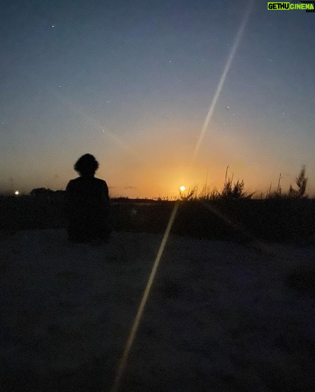 Orlando Bloom Instagram - thank you to everyone who helped make this a remarkable week π§πΈ we went deep, more to come ππ€Ώπ§π½ββοΈπ³amazing owl productions π