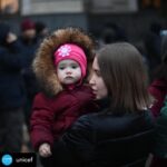 Orlando Bloom Instagram - Over 1 million children have fled #Ukraine in search of safety and protection. UNICEF and partners are on the ground providing lifesaving supplies and services to children and their families. They need peace NOW. Link in bio to help. © UNICEF/UN0600232/Radwanski/AFP RP: @unicef