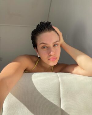 Ornella D'Elía Instagram - mood de hoy 🍒