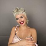 Ornella D'Elía Instagram - quise ser madonna y este equipo me cumplió el capricho. 💝💄 @matias2santosu @mauromaxdebrito @veroluna.makeup gracias mis amores. los quiero con el corazón. 😍
