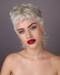 Ornella D'Elía Instagram - quise ser madonna y este equipo me cumplió el capricho. 💝💄 @matias2santosu @mauromaxdebrito @veroluna.makeup gracias mis amores. los quiero con el corazón. 😍
