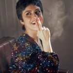 Ornella D'Elía Instagram - ¿esta confirmado que en la quinta soy una bola de boliche? 🪩🕺