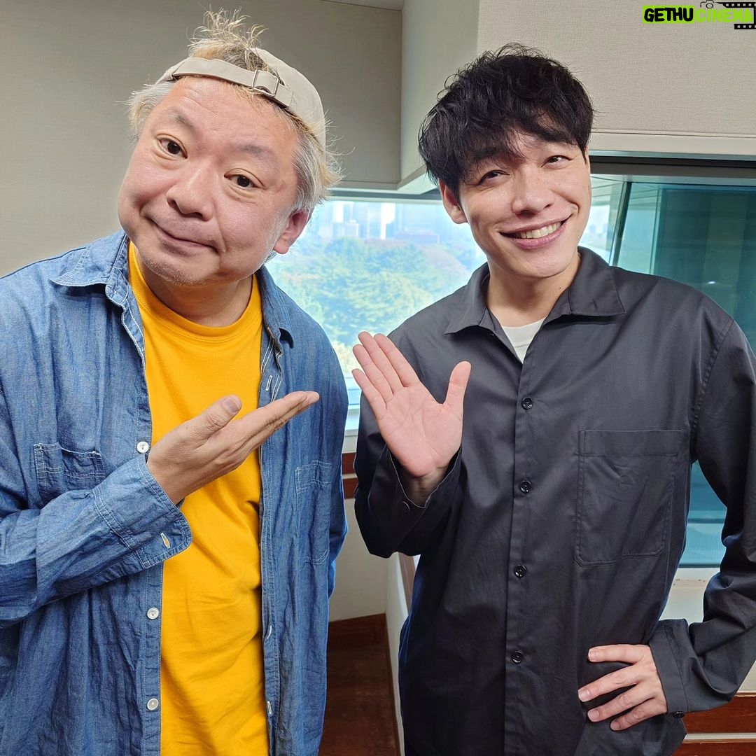 Osamu Suzuki Instagram - 本日放送した東京FMの川島くんのラジオ番組「そもそもの話」に出演させていただきました。 気づくと色んなこと話してしまう、カマサマジックにまんまとかかって、気持ちよく色んなお話をしました。 こうやって辞める話を色々していくうちに、自分の思考も整理されていき、おもしろいなと。 ラジコで聞けますので聞いてみてください。