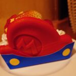 Osamu Suzuki Instagram - ＵＳＪで一番うまいスイーツはこれだと思う。っていうかテーマパークで一番うまいスイーツじゃないかと思う。 マリオのパンケーキ！ 甘さのバランス、パンケーキのふわっと感 ルイージの緑もあるが、僕はマリオが好き