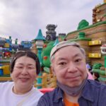 Osamu Suzuki Instagram - ＵＳＪのヨッシーの乗り物にて。息子、笑福が友達と乗りたい！と言うようになり、大島さんと二人で乗りました。 結婚２２年目にして こうやって二人で乗るのも新鮮です