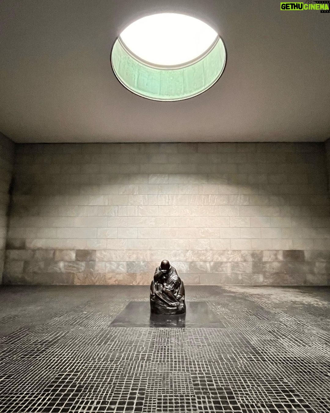 Our Lady J Instagram - berlin. frohes neues jahr.
