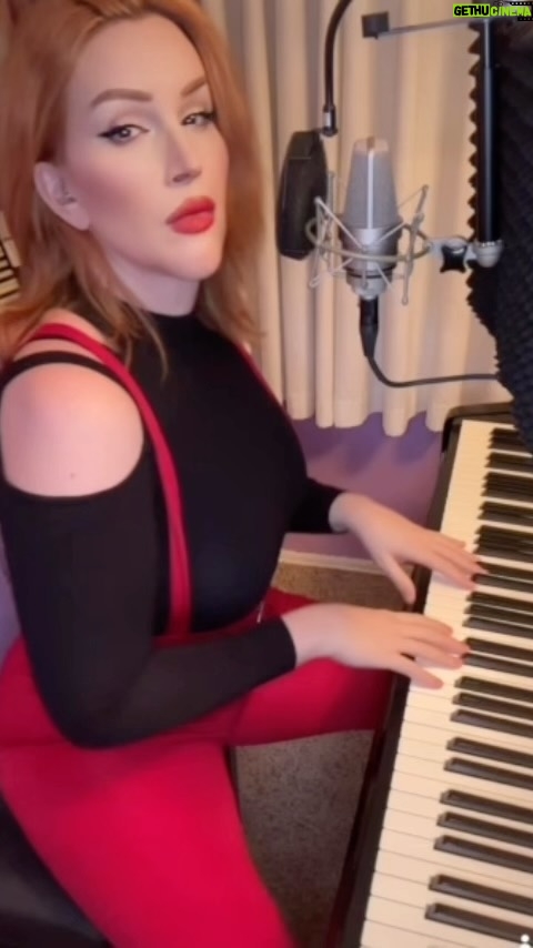 Our Lady J Instagram - Flowers by @mileycyrus #transwomeninmusic