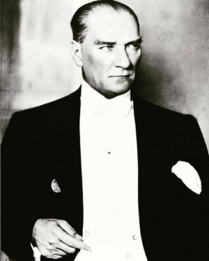 Oya Başar Instagram - 30 Ağustos Zafer Bayramımız Kutlu Olsun.