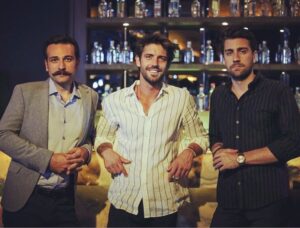 Ozan Dağgez Instagram - Üç silahşörler #LesTroisMousquetaires @caglarertugrul @serkaytutuncu @afiliask