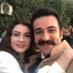 Ozan Dağgez Instagram - İlk bölümünden son bölümüne kadar içinde yer almaktan büyük mutluluk ve gurur duyduğum @afiliask yapım ekibime, yönetmenlerime, birbirinden değerli oyuncu arkadaşlarıma ve ekranları başında bizi yalnız bırakmayan sevgili izleyicilerimize sonsuz teşekkürler 🙏🏼👏🏻 @kanald @arcfilmyapim @caglarertugrul @burcuozberk @tanerrumeli @uguruzunel @nesebaykent @altan_erkekli @berilpozam @beniandonmez @serkaytutuncu @serdargozelekli @senemzencir @asenatugal @ryhnyldrmm @zeyneptugcebayat @oneratess @guzidears @barss @ilker_arslan 🚀🍀 Istanbul, Turkey