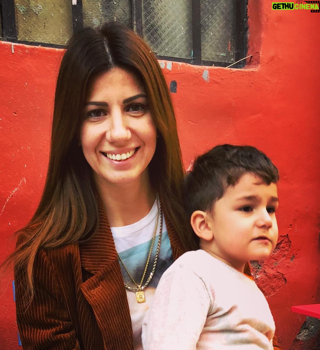 Ozan Dağgez Instagram - Bugün günlerden Eda,iyiki doğdun canım eşim.. #happybirthday #mylove 🎂👏🏻🎉😘 @eda_saritasdaggez Istanbul, Turkey