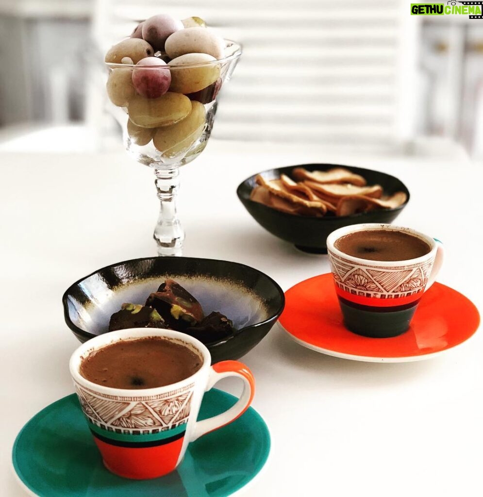 Ozan Dağgez Instagram - #frozengrapes #turkishcoffee #homemadechocolate #bodrum #eatwelllivewell Ortakent, Muğla, Turkey