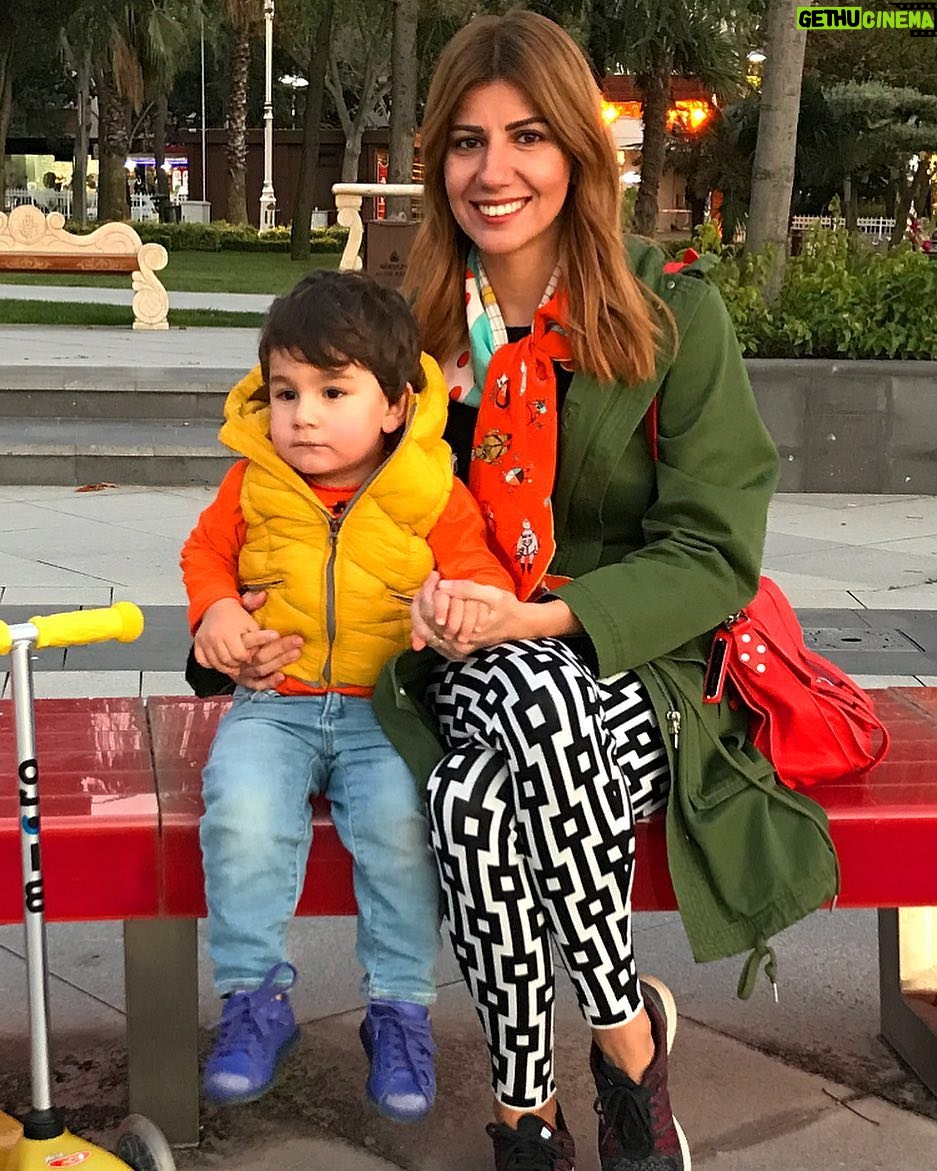 Ozan Dağgez Instagram - #doğumgününkutluolsun #benimcanımkarım #gülenyüzünhiçsolmasın #iyikidoğdun #happybirthday #mylove 🎉🎂👏🏻 @eda_saritasdaggez Istanbul, Turkey
