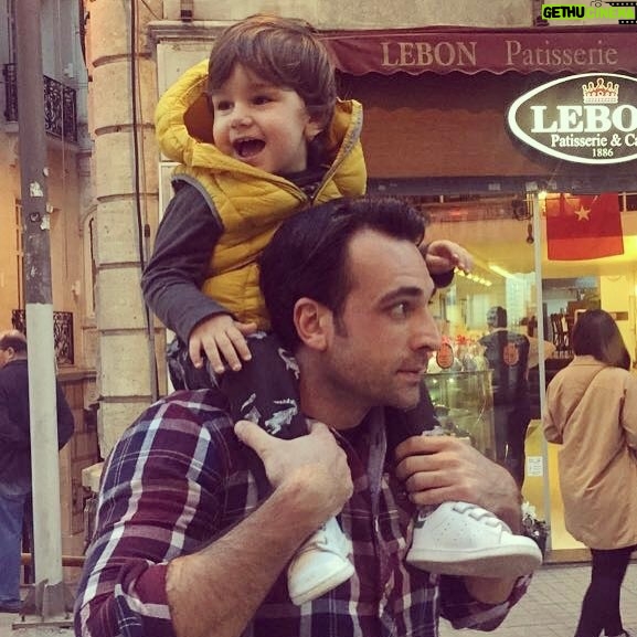 Ozan Dağgez Instagram - #babaoğul #fatherandson #rauferezdağgez #dündenbirkare #photofromyesterday Istanbul, Turkey