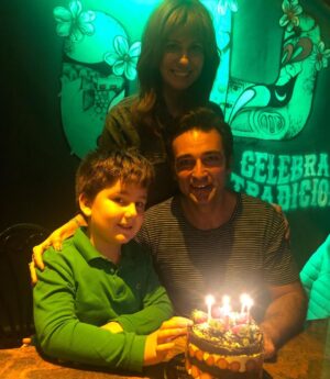 Ozan Dağgez Instagram - Tek dileğim sevdiklerim hep yanımda olsun❤️🎂👏🏻🎉 @eda.daggez