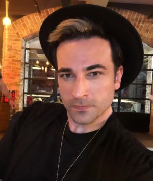 Ozan Dağgez Instagram - Hellooo Evren #newcharacter @bahtoyunu @kanald @arcfilmyapim 😀🎬