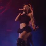 Pabllo Vittar Instagram - muito obrigado RECIFEEEE! foi lindo @lafoliefestival obrigada também a @cia085oficial pela participação mais que especial nesse show! ATÉ O ANO QUE VEM!!! vídeo: @victorribeiros 🖤 Recife, Brazil